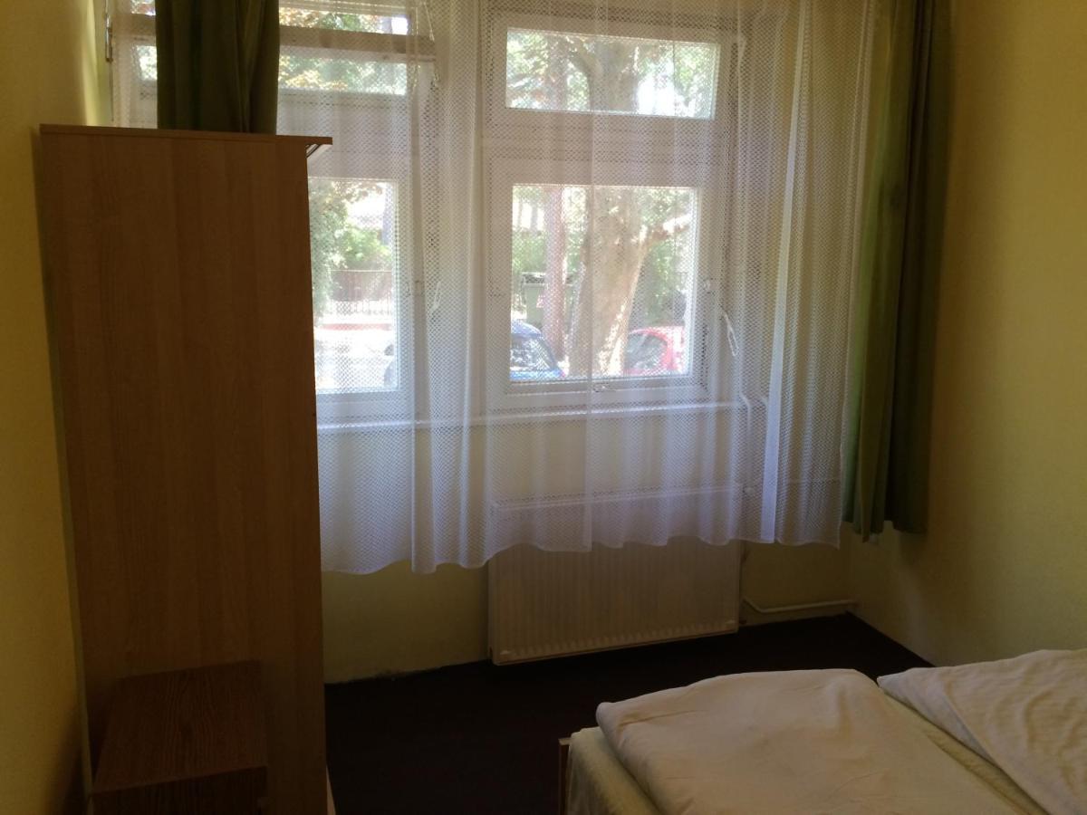 Fenyves Panzio Bed & Breakfast Siófok Oda fotoğraf