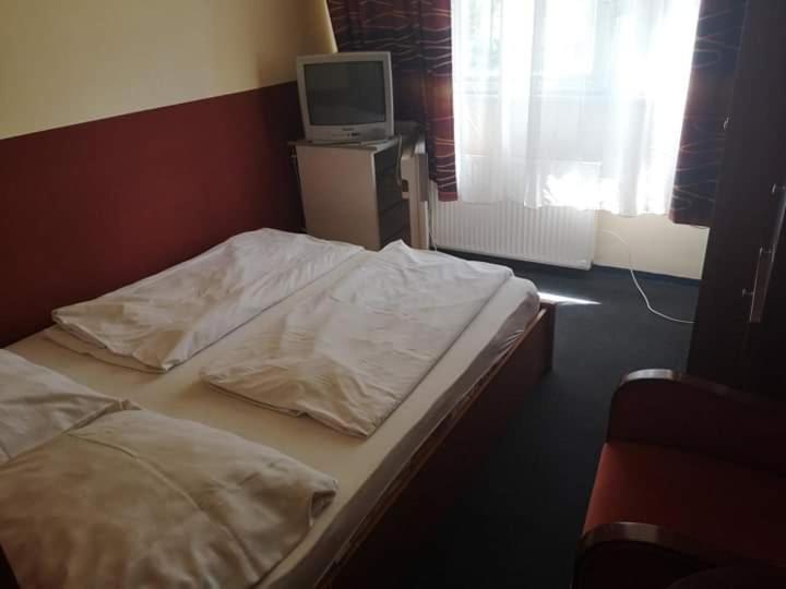 Fenyves Panzio Bed & Breakfast Siófok Dış mekan fotoğraf
